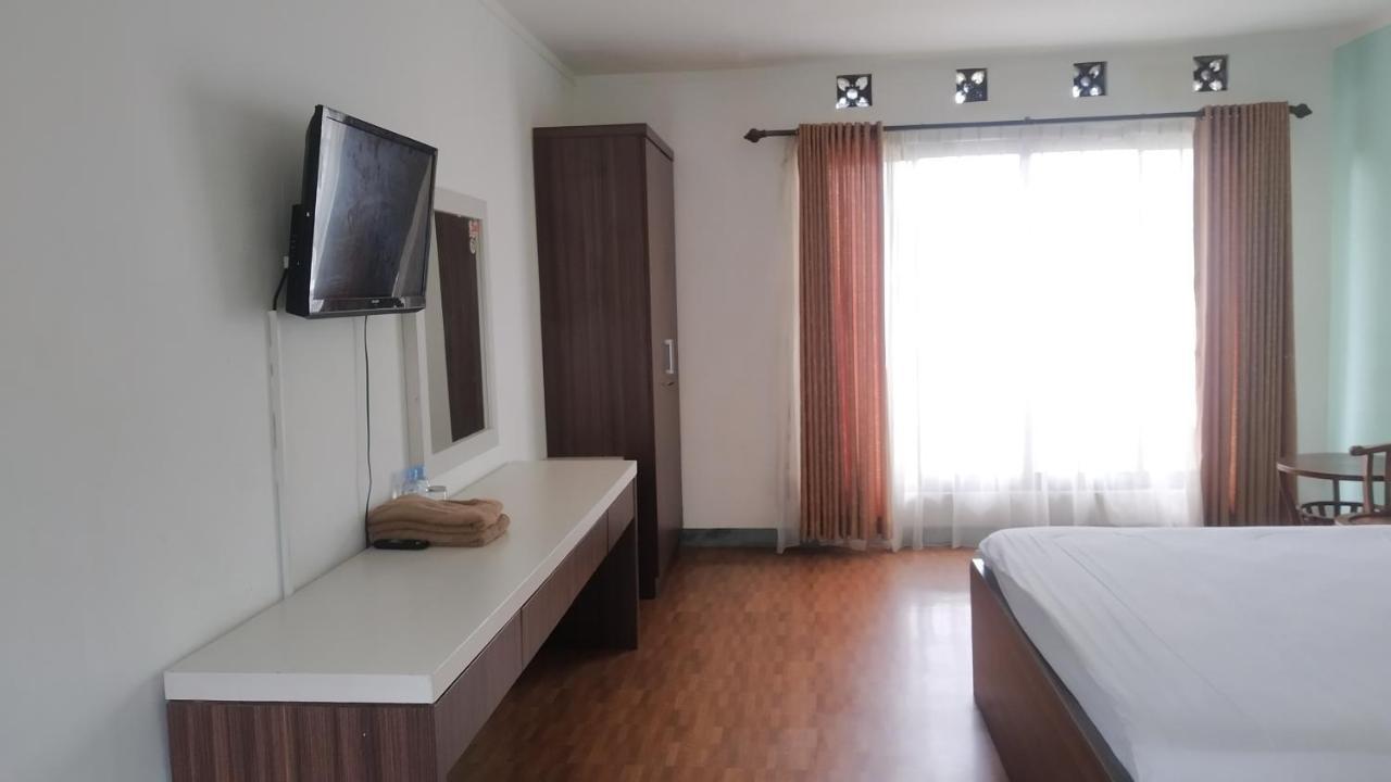 Puncak Village Hotel & Kampung Main Anak Gadok Exterior photo